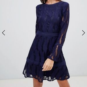 Boohoo Exclusive: Flare Sleeve Lace Dress (Navy)